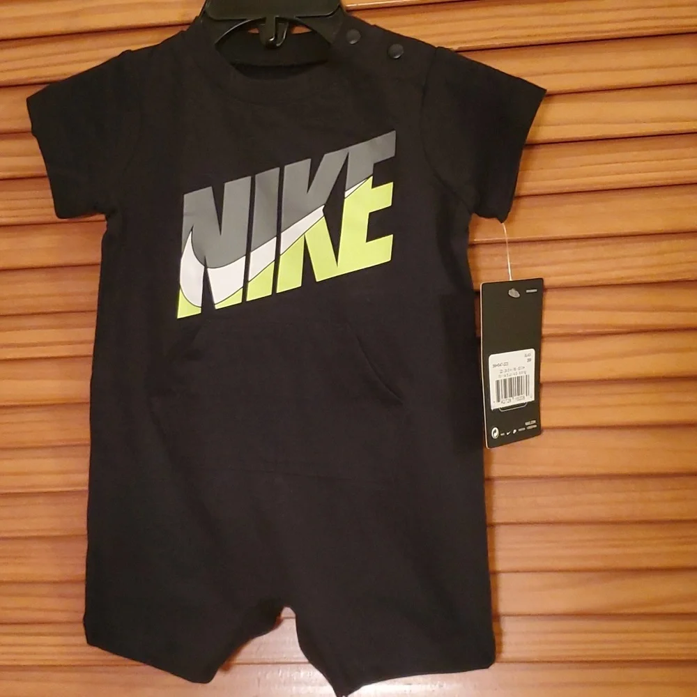 NIKE ONEIES